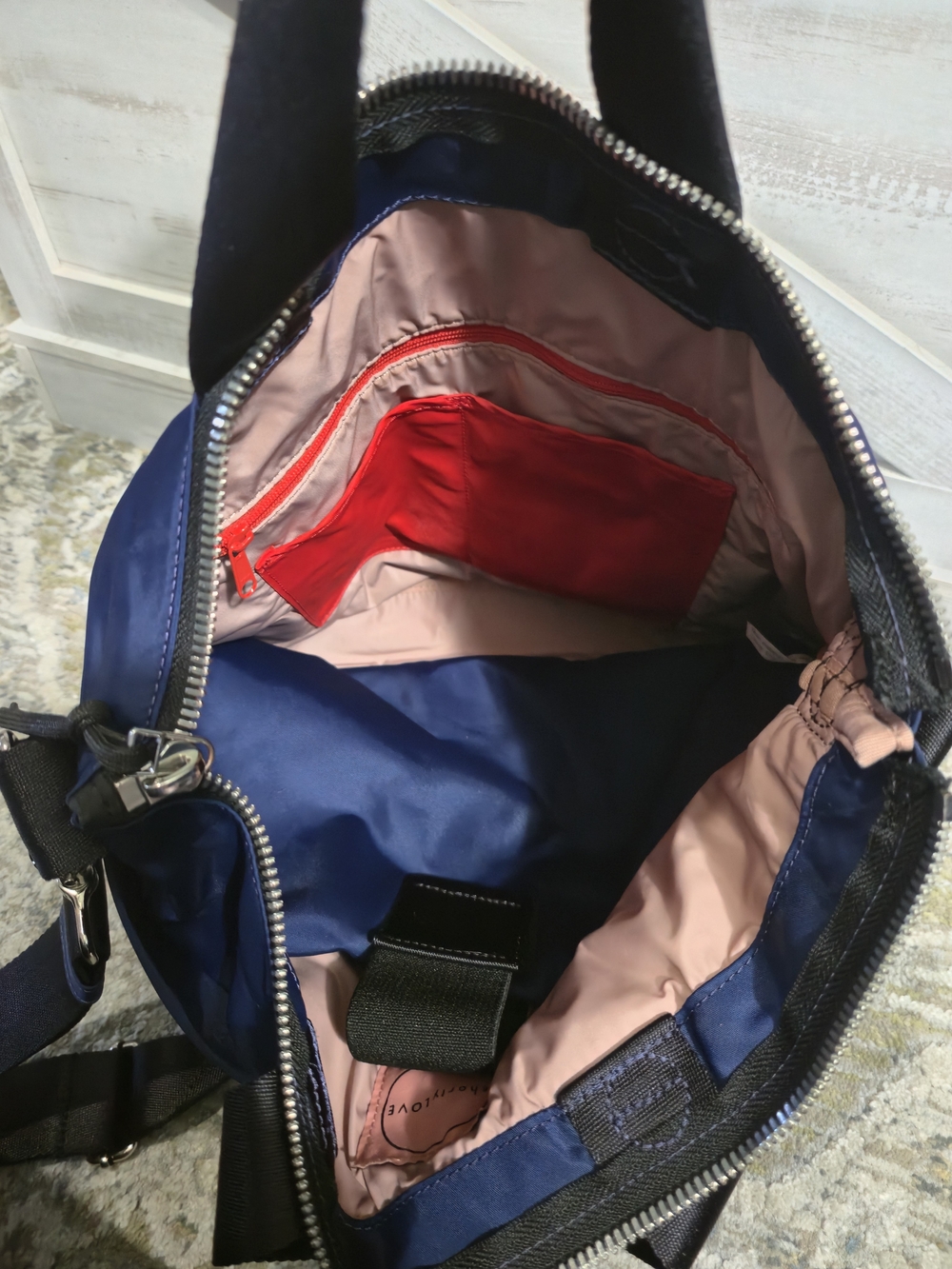 Shorty LOVE Amuse Large Crossbody Bag - Picture 6 of 7